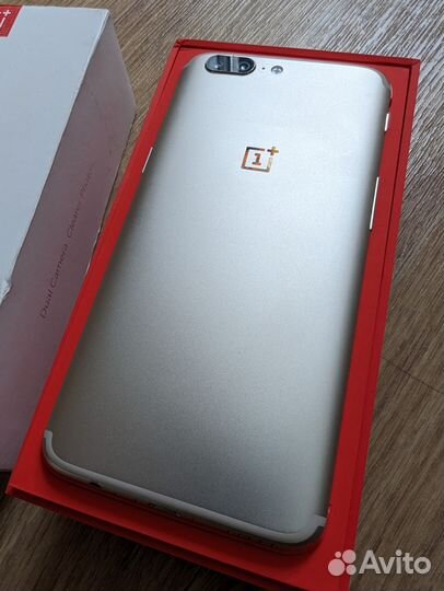 OnePlus 5, 6/64 ГБ