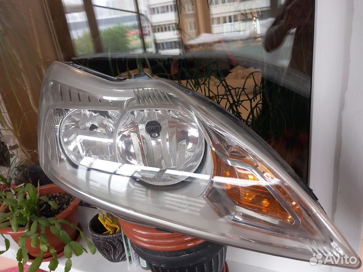 Фара правая Ford Focus 2 рестайлинг