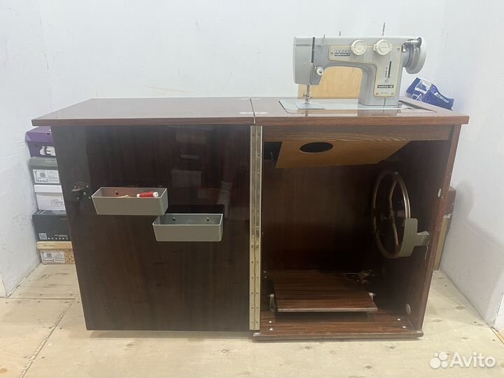 Швейная машинка чайка 3