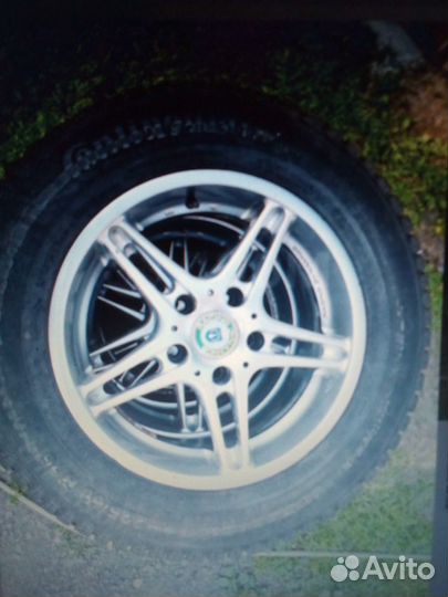 Продам комплект колес