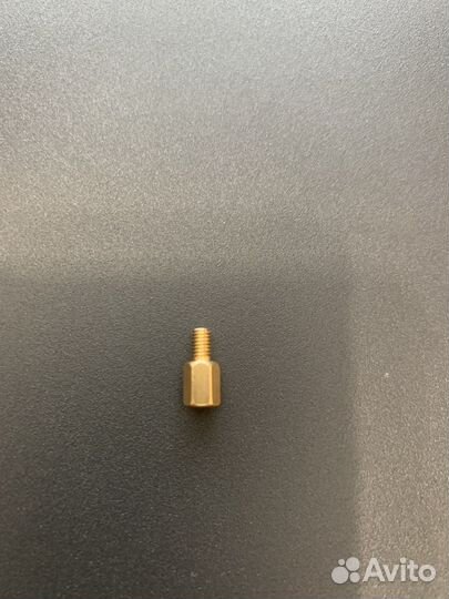 Крепление (стойки) материнской платы