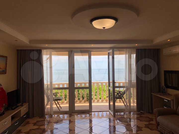 1-к. квартира, 57 м², 2/5 эт.