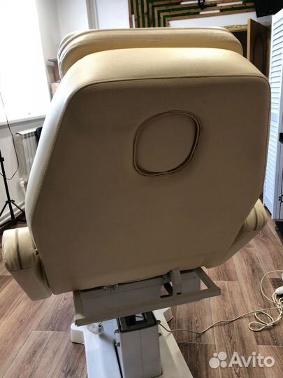 Косметологическое кресло с электроприводом