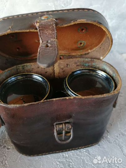 Бинокль старинный Paris iris.90