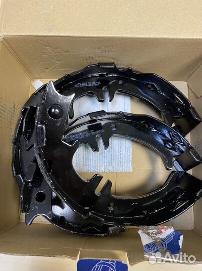 Колодки стояночного тормоза