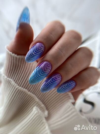 Модель на маникюр