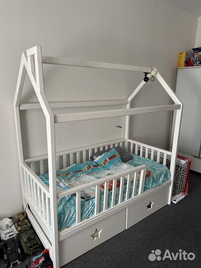 Детская кровать домик