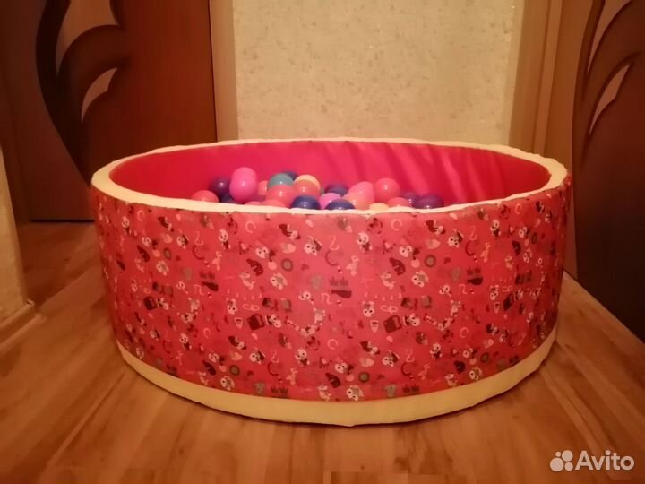 Продаю бассейн без шариков