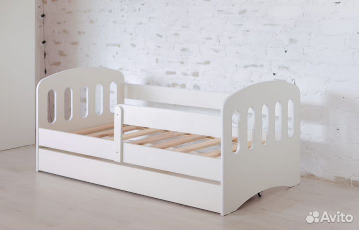 Кроватка высокий борт для малыша из лдсп софа цвет