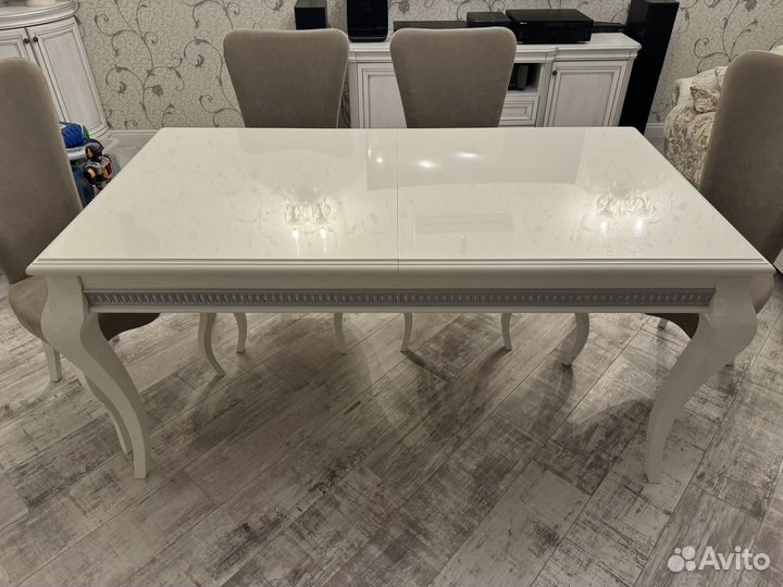 Кухонный стол