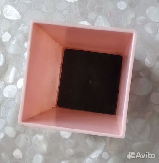 Горшок цветочный небольшой