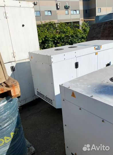 Дизельный генератор 22 кВт Amp