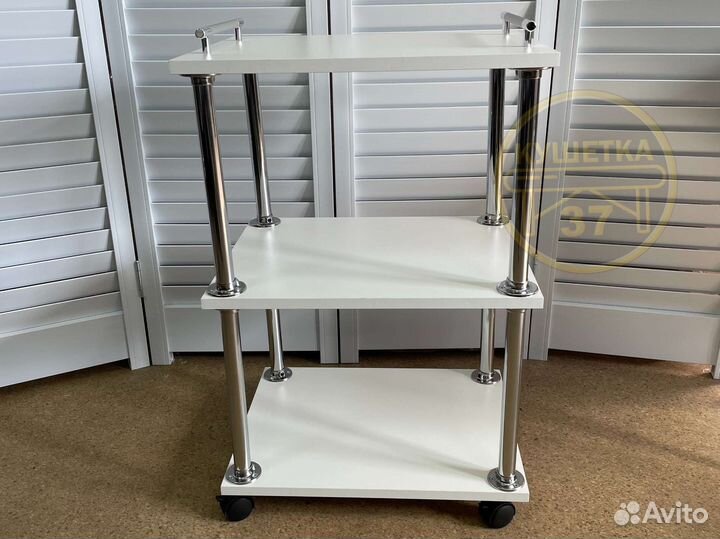 Этажерка на колесиках