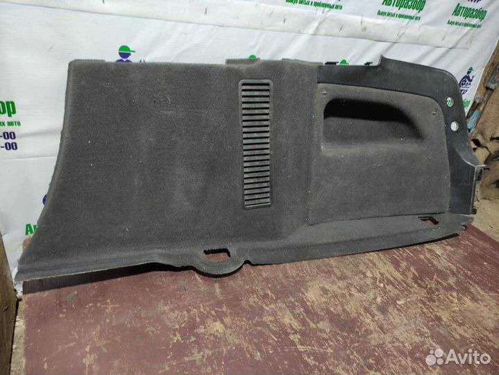 Обшивка багажника правая Audi A8 D3