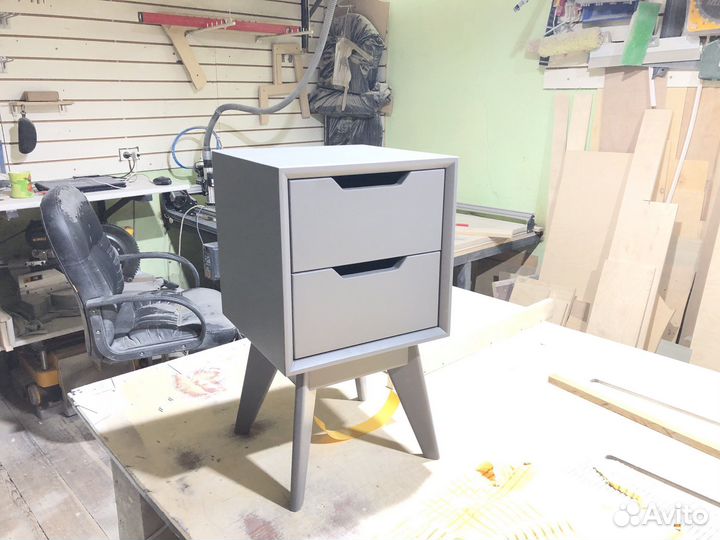 Тумба прикроватная