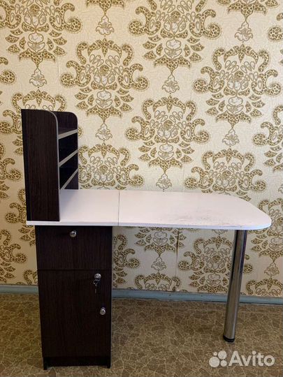 Стол для маникюра бу