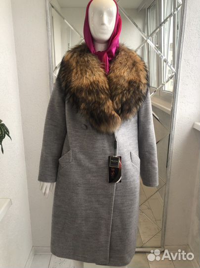 Пальто новое с роскошной лисой