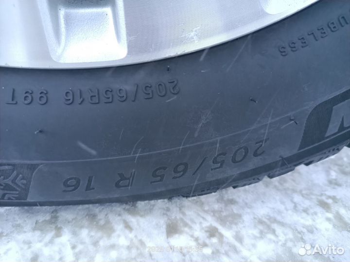 Michelin X-Ice North 4 205/65 R16 99T