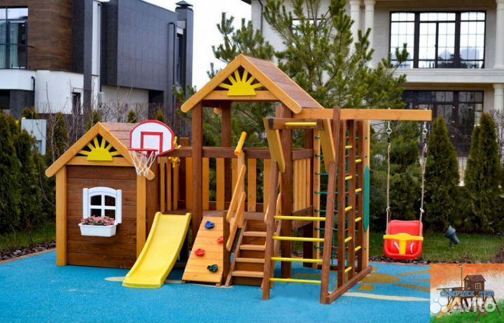 Детская спортивная площадка уличная