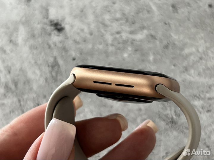 Apple Watch SE 40mm Gold