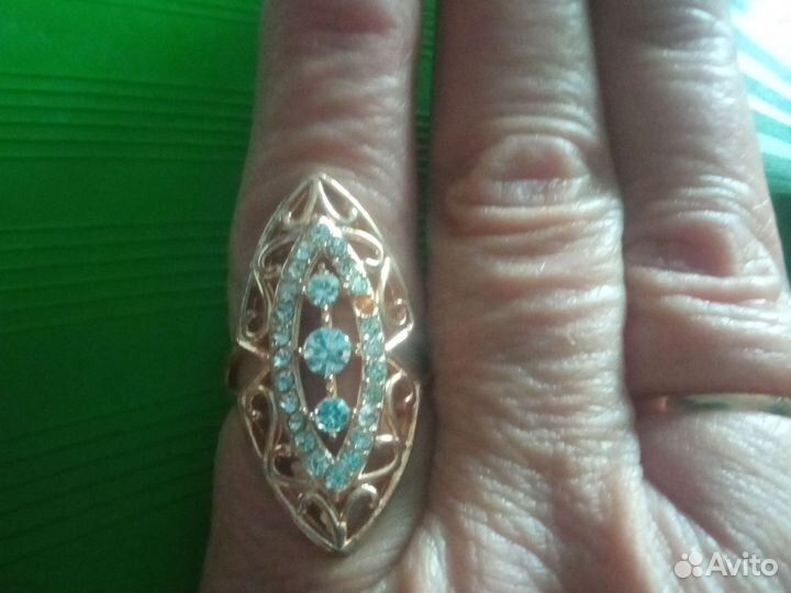 Перстень женский