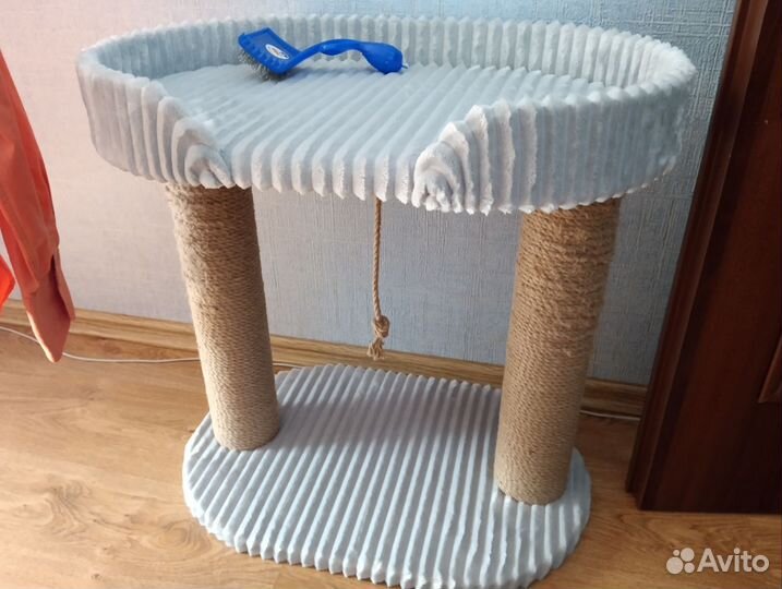 Лежанка с когтеточкой