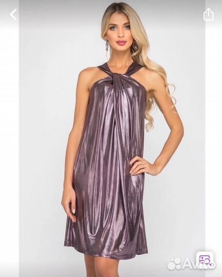 Вечернее платье с открытыми плечами