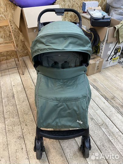 Коляска прогулочная Joie Muze