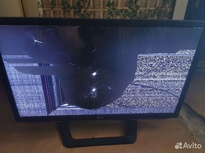 Телевизор LG 32LM585T