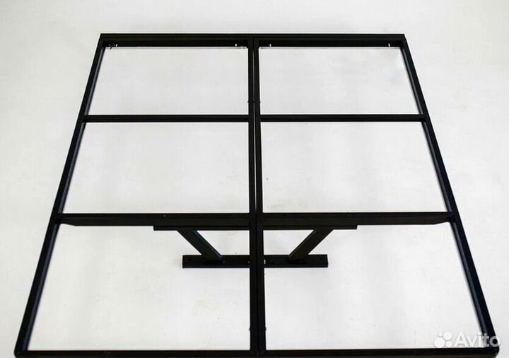 Кровать с парящим эффектом