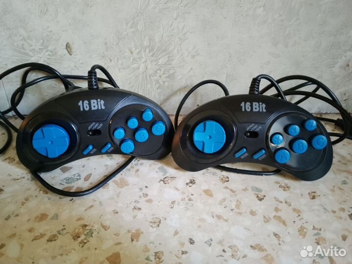 Игровая Приставка Titan. 500 Игр 8 Bit и 16 Bit