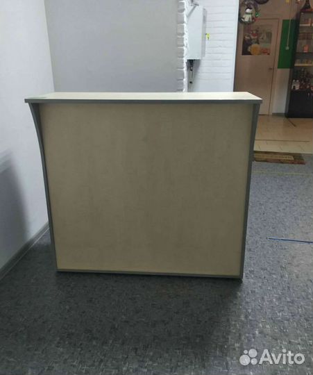 Стойка ресепшн