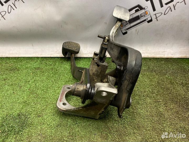 Блок педалей Mercedes-Benz