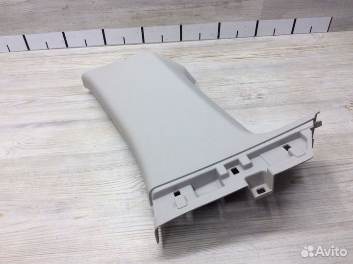 Обшивка багажника задняя правая Renault Duster