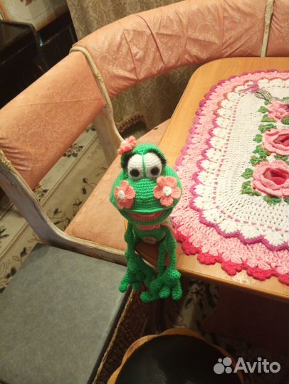Вязаный лягушонок