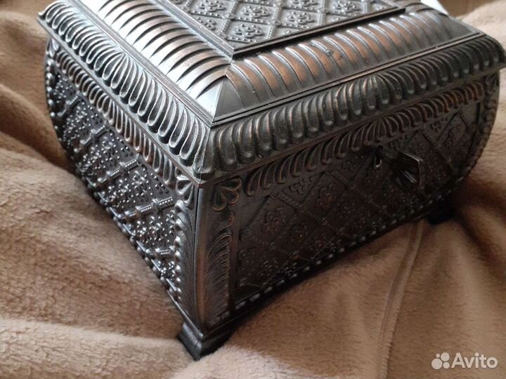 Сундук.Ларец-шкатулка