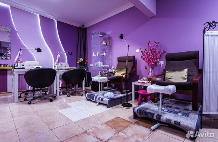 Студия красоты в густонаселённом ЖК / Полностью об