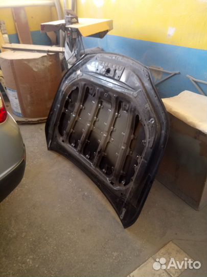 Капот Toyota Hilux 2015. 53301KK011