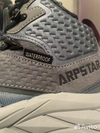 Кроссовки женские 37 размер новые