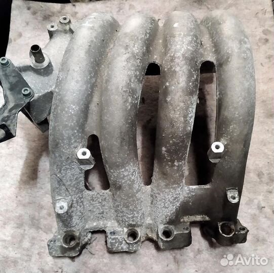 Audi A4 B5 Коллектор 1.6 AHL 050133223D