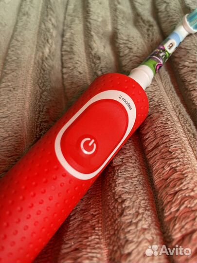 Зубная щетка oral b kids новая