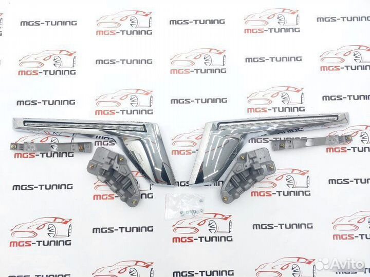 Доп бегающие поворотники в фары Land Cruiser 200