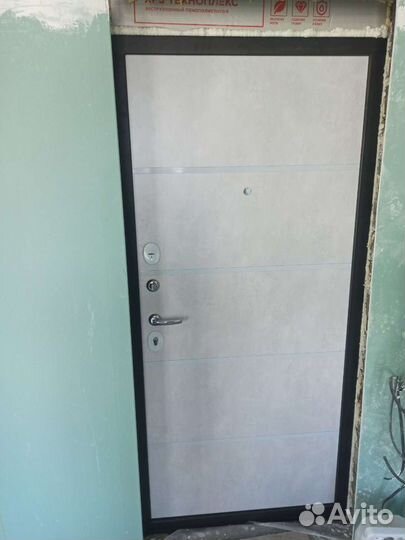 Установка входных и межкомнатных дверей