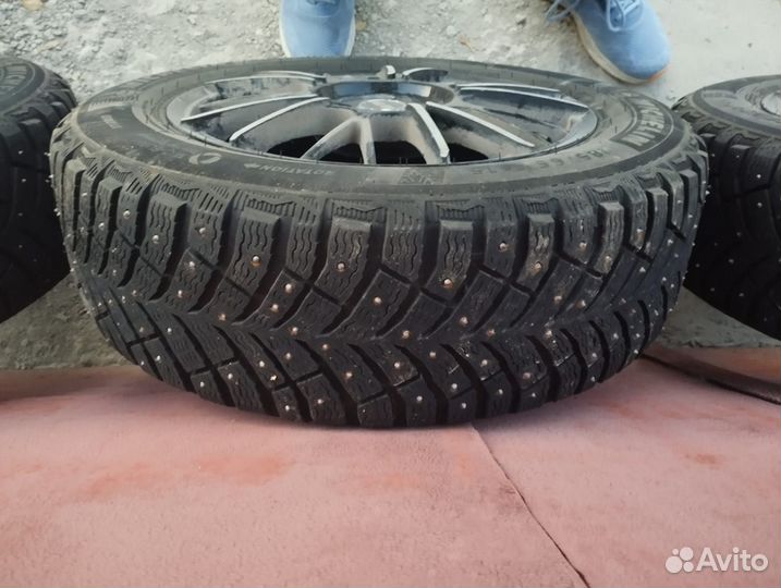 Michelin X-Ice North 4 185/65 R15