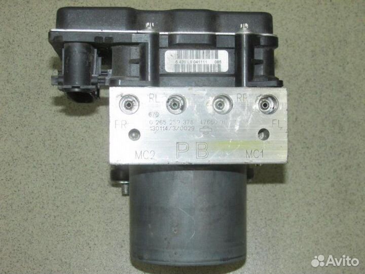 Блок ABS (насос) Infiniti G 35 V36 2007-2014