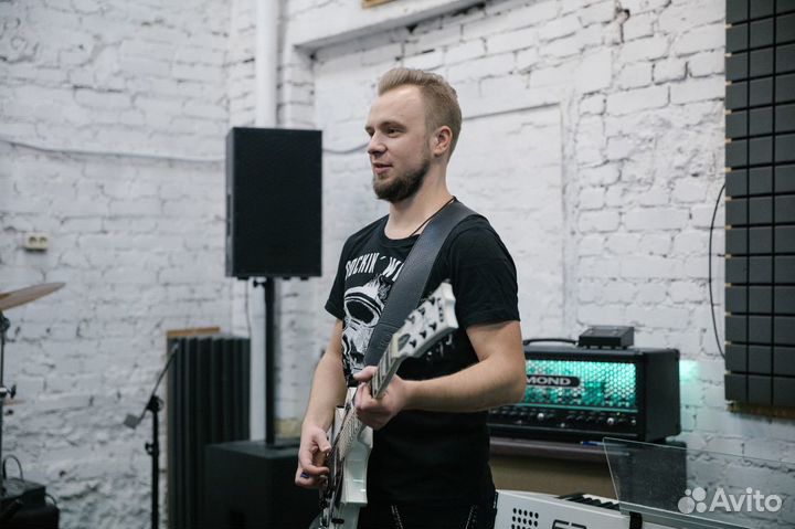 Научу играть на гитаре за месяц 15 любимых песен