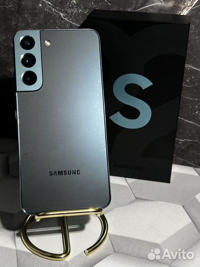 Samsung Galaxy S22, 8/256 ГБ