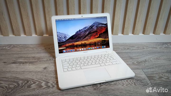 Apple MacBook 13 A1342 Mid 2010