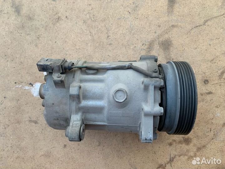 Компрессор кондиционера Volkswagen Jetta AVH 2003