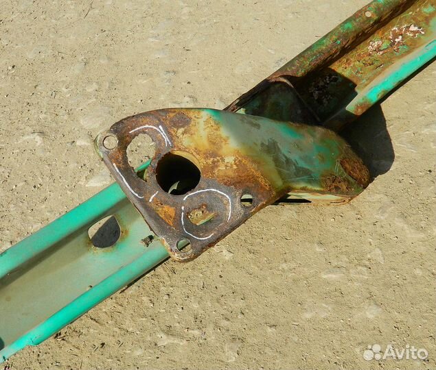 Усилитель бампера передний Felicia (дефект)